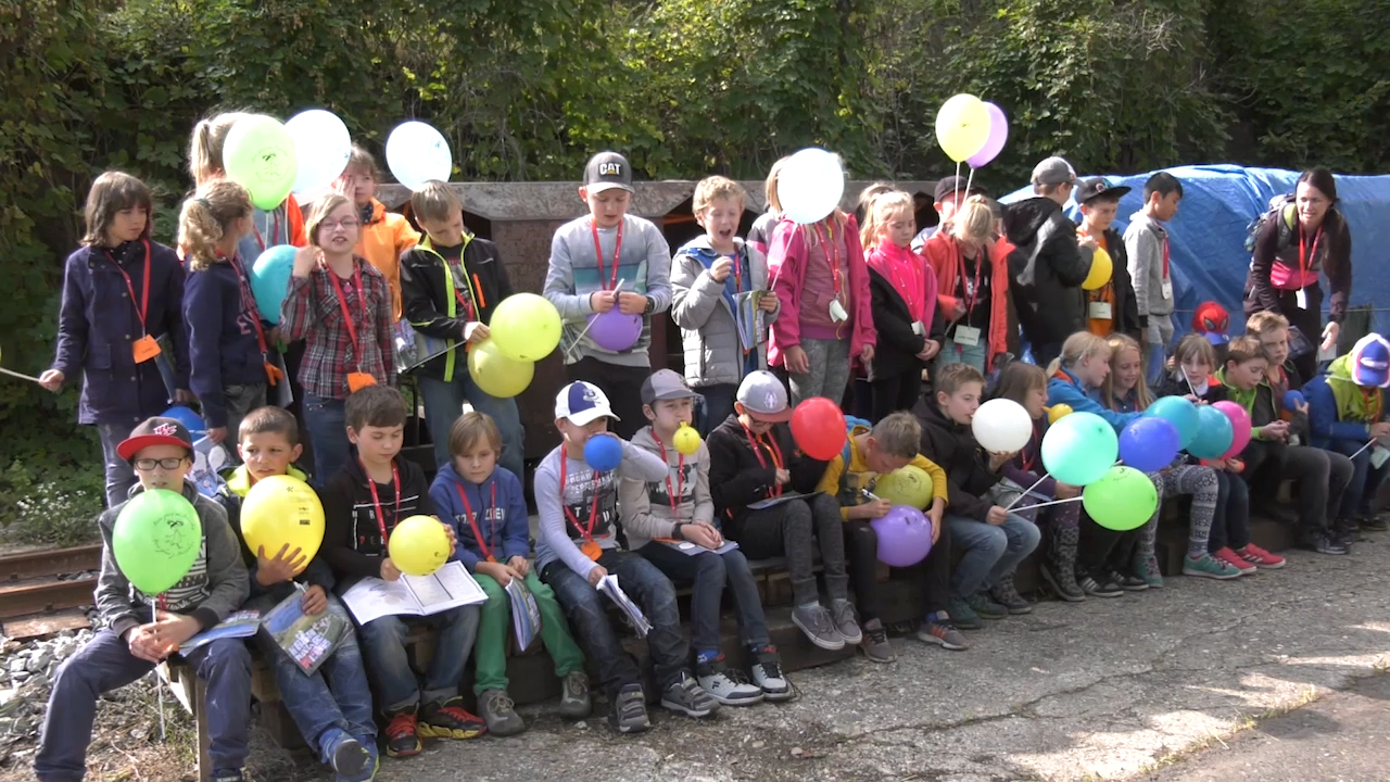 MEgional mit einem Ausflug von Grundschülern ins tschechische Most