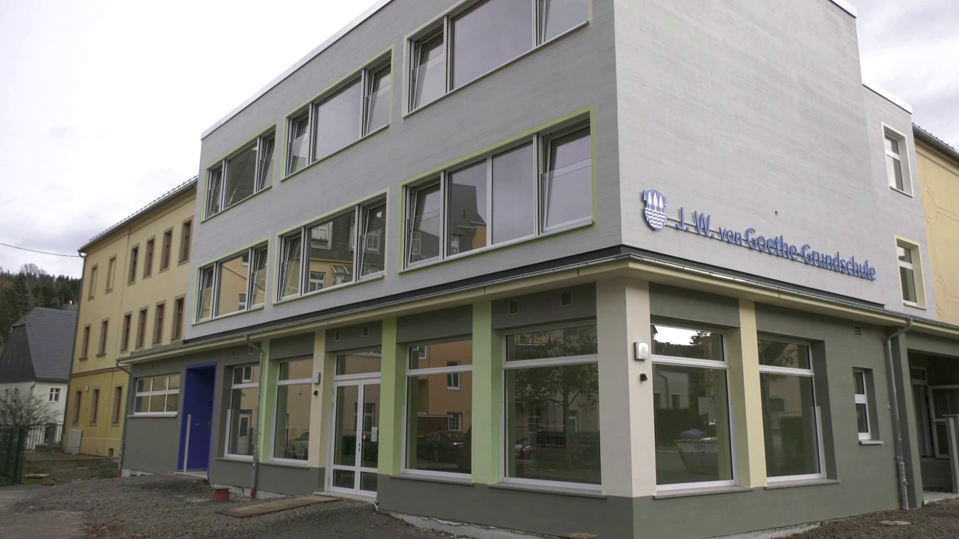 MEgional am 26. November mit der fast fertigen Goethe Grundschule in Olbernhau